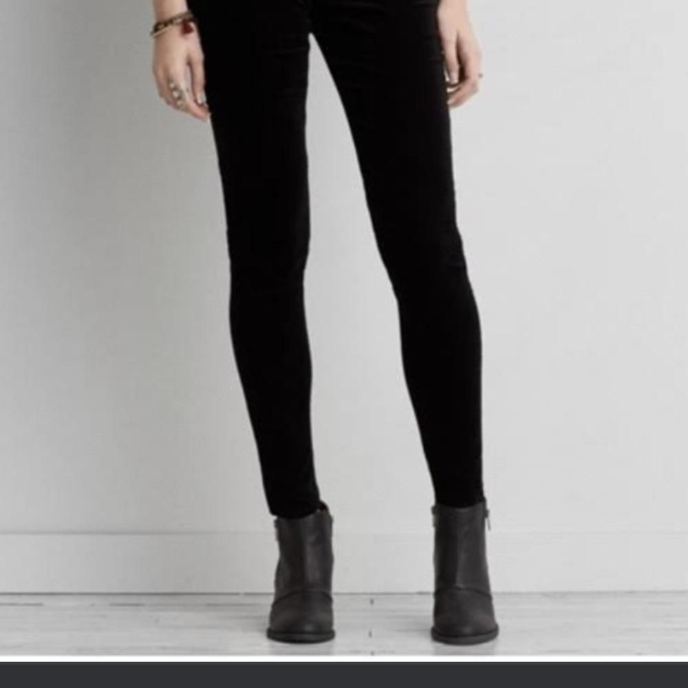 American Eagle Black Velvet Skinny Jeggings Size 2